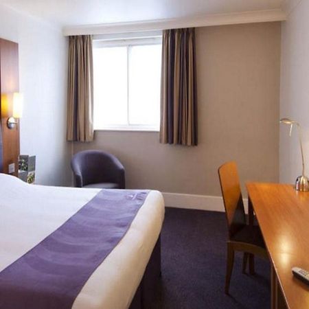 Premier Inn Nottingham Arena エクステリア 写真