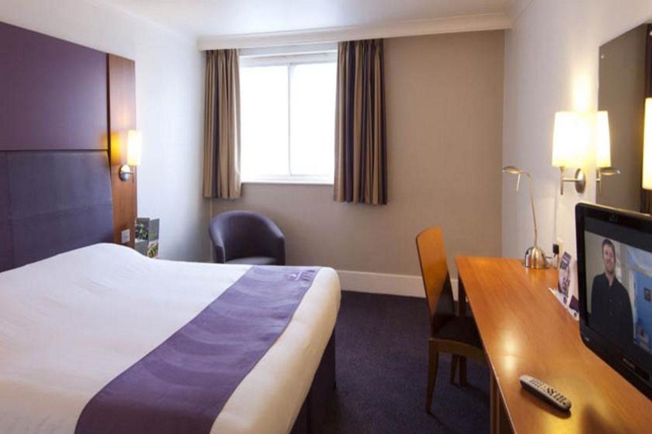 Premier Inn Nottingham Arena エクステリア 写真